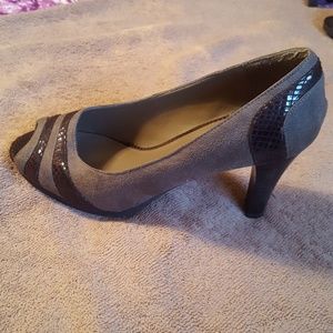 Ladies heels